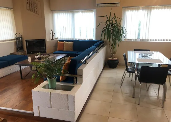 Selini With Jacuzzi Apartamento Kanálion