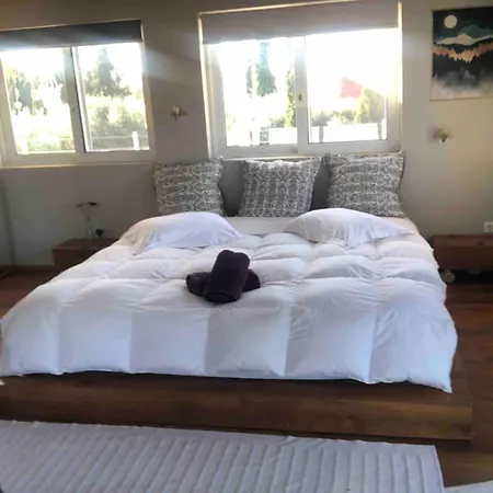 Selini With Jacuzzi Kanálion