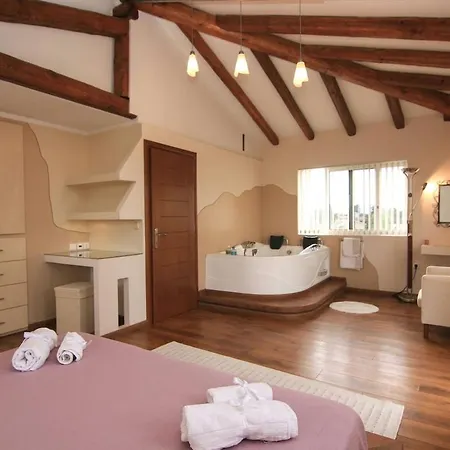 Daire Selini With Jacuzzi