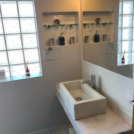 Selini With Jacuzzi Daire Kanálion