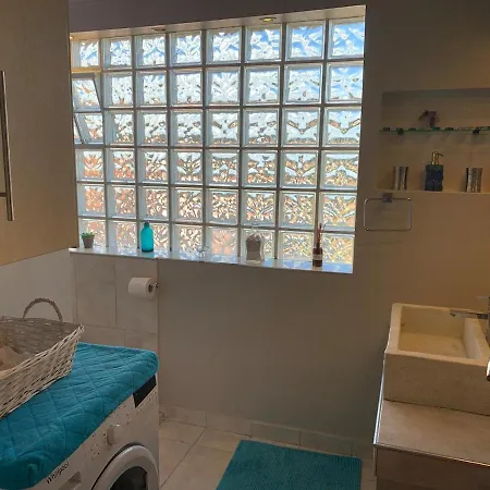 Daire Selini With Jacuzzi Kanálion