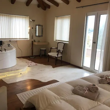 Selini With Jacuzzi דירה Kanálion