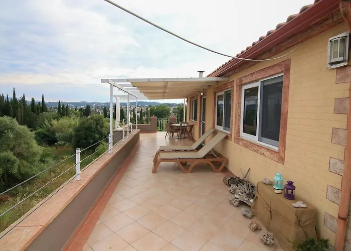 Lägenhet Selini With Jacuzzi Kanálion