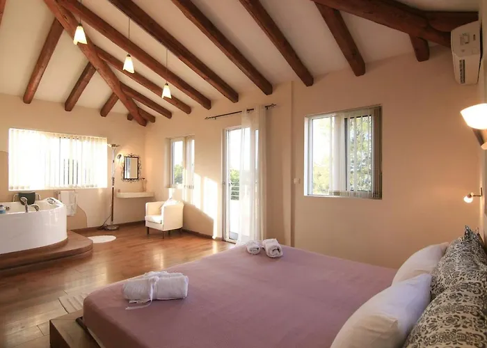 Selini With Jacuzzi * Kanálion