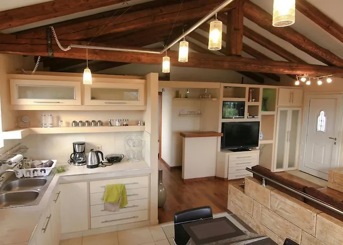 Selini With Jacuzzi Apartament