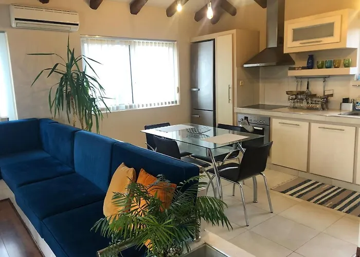 Selini With Jacuzzi *